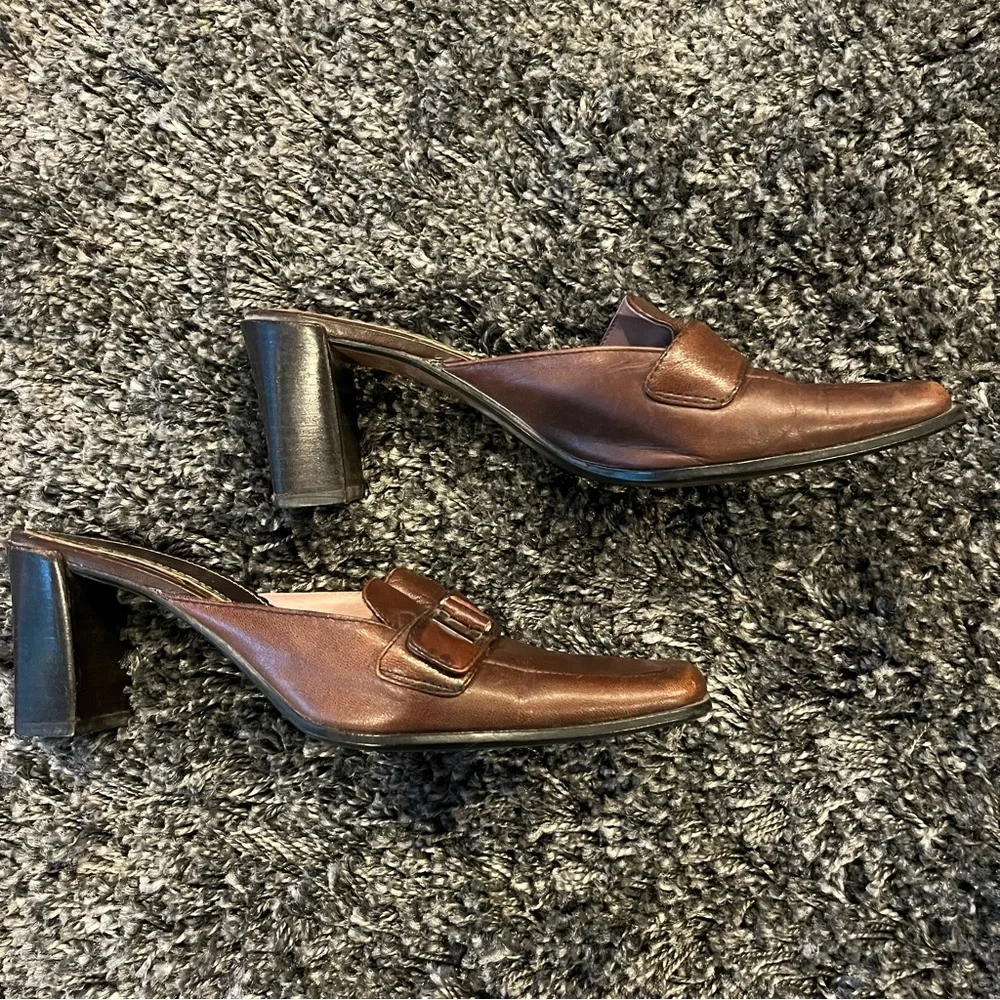 🤎LIZ CLAIBORNE BROWN LEATHER MULES WITH KITTEN HEEL SIZE 8.5🤎 - Picture 3 of 6